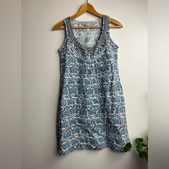 bella tu Dresses & Skirts - Bella tu Linen Mid dress Blue Floral Boho Embellished Neck Sleeveless Shift Sz M
